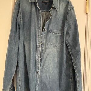 Banana Republic Women’s Denim Button-Up Shirt size M